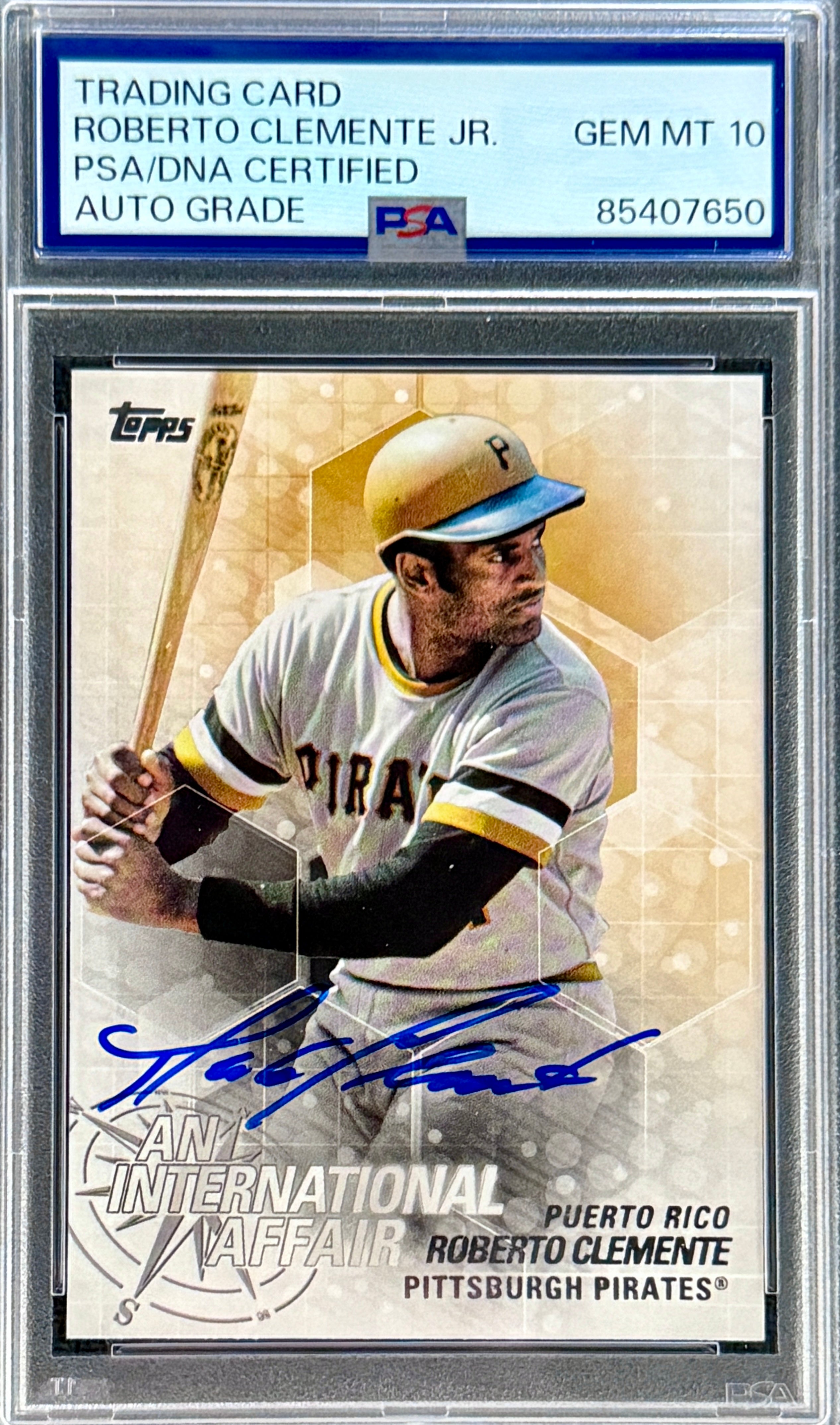 Roberto Clemente Jr. Signed Roberto Clemente 2018 Topps "An International Affair" Card