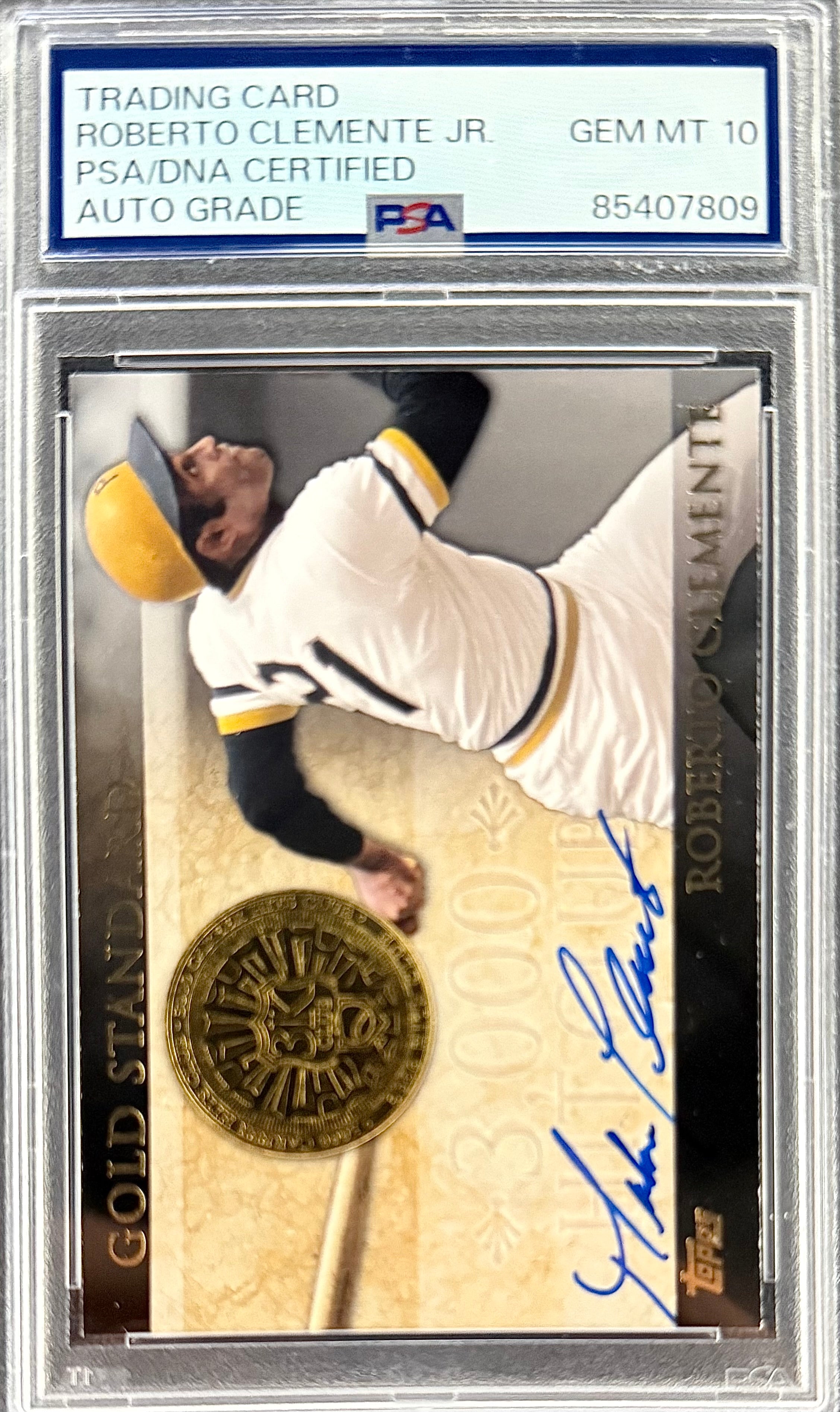 Roberto Clemente Jr. Signed Roberto Clemente 2012 Topps “3,000 Hit Club” Card