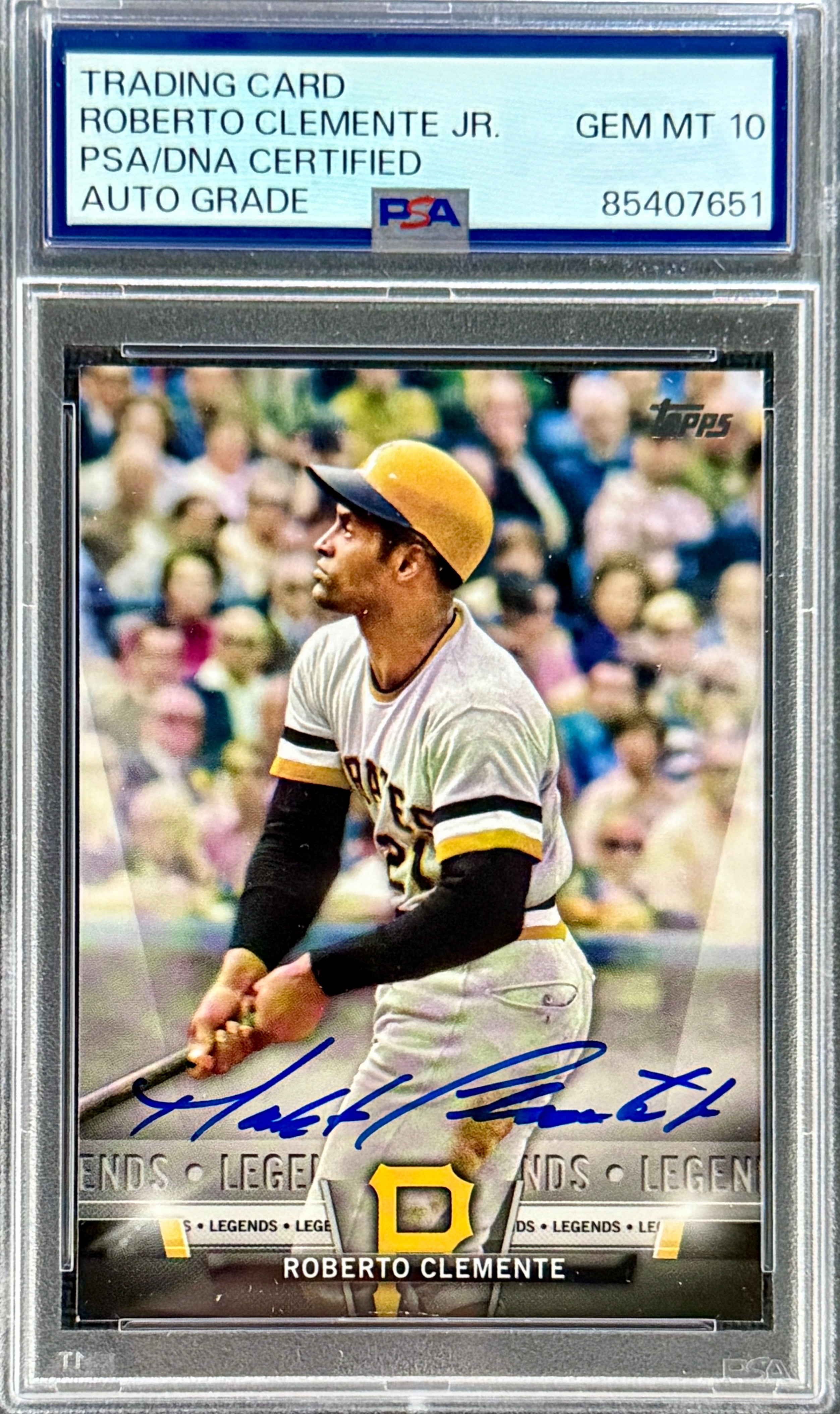 Roberto Clemente Jr. Signed Roberto Clemente 2018 Topps "Legends" Card